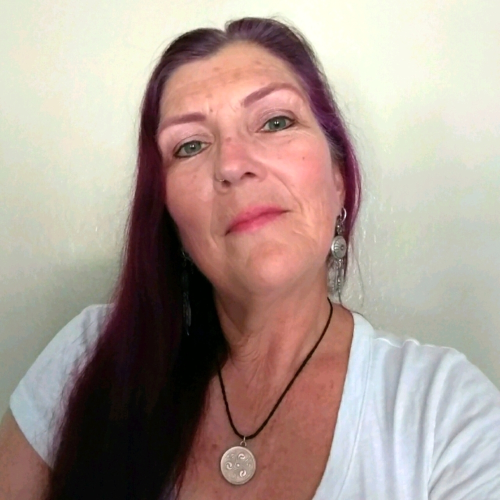 Meet your Posher, Deena